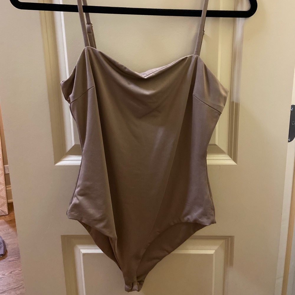 The Zola Bodysuit in Mushroom